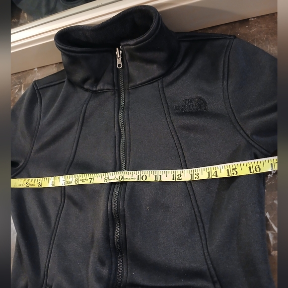 The North Face Women's Black Jacket - Picture 15 of 15